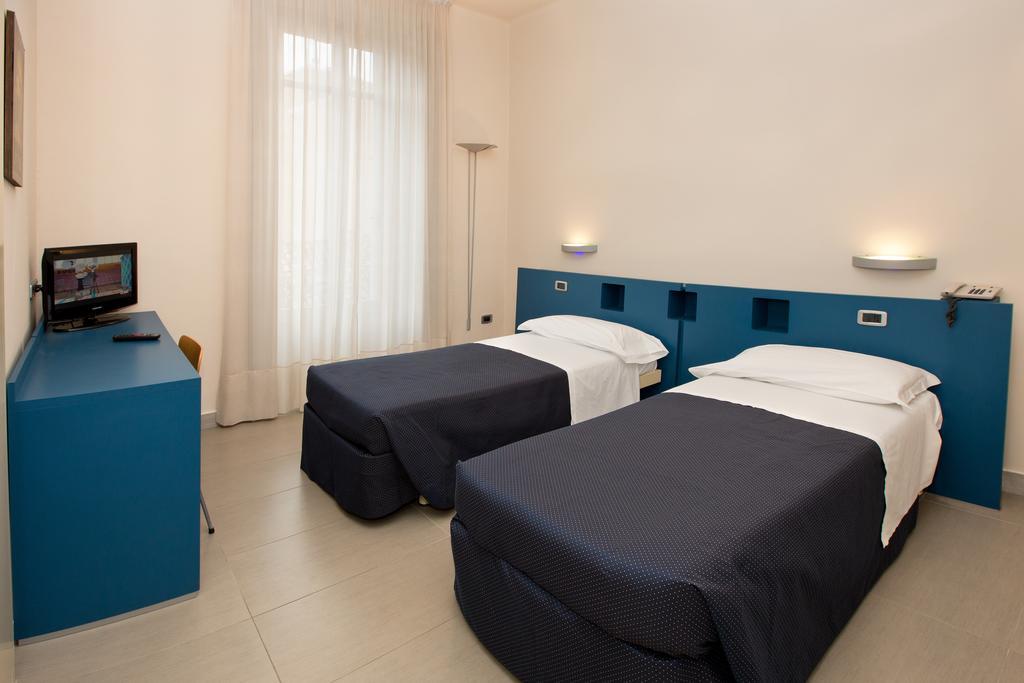 Hotel Kursaal Bb Salsomaggiore Terme Room photo